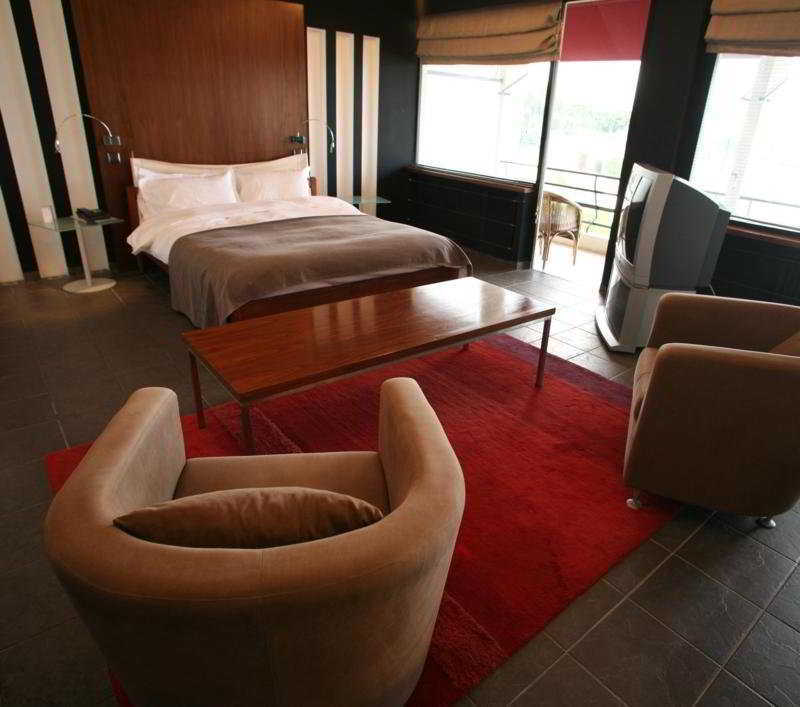 Hotel Le Versailles Βιλφράνς-συρ-Μερ Εξωτερικό φωτογραφία